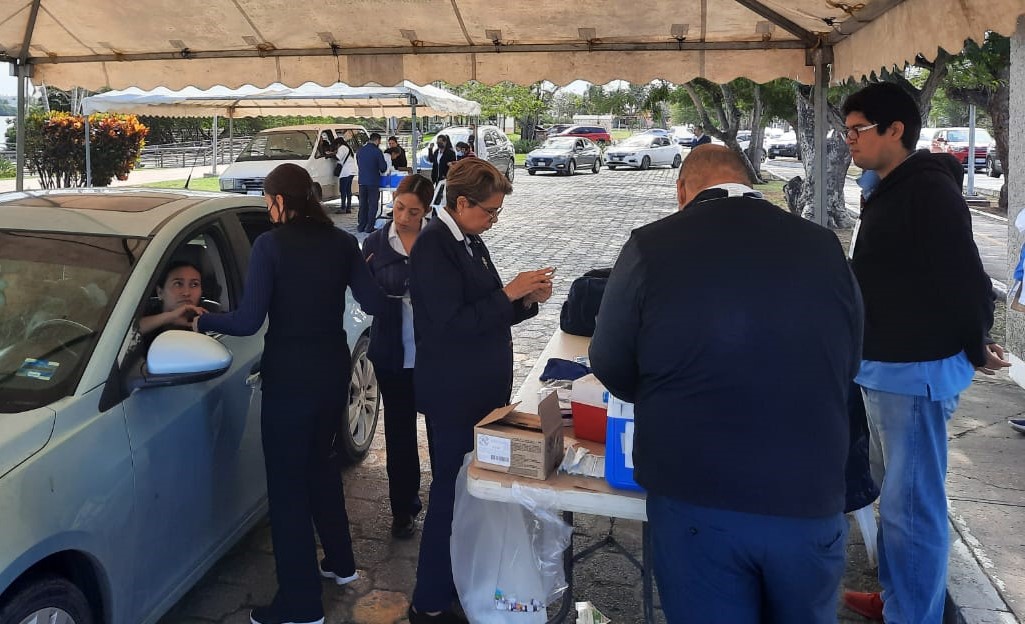 Invita SST a vacunarse contra las enfermedades de temporada invernal