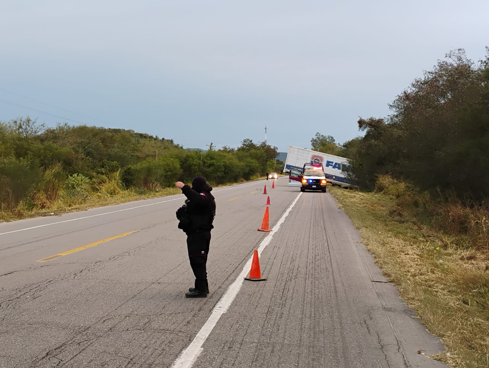  Circulación obstruida en carril de sur a norte de la Carretera Victoria-Monterrey