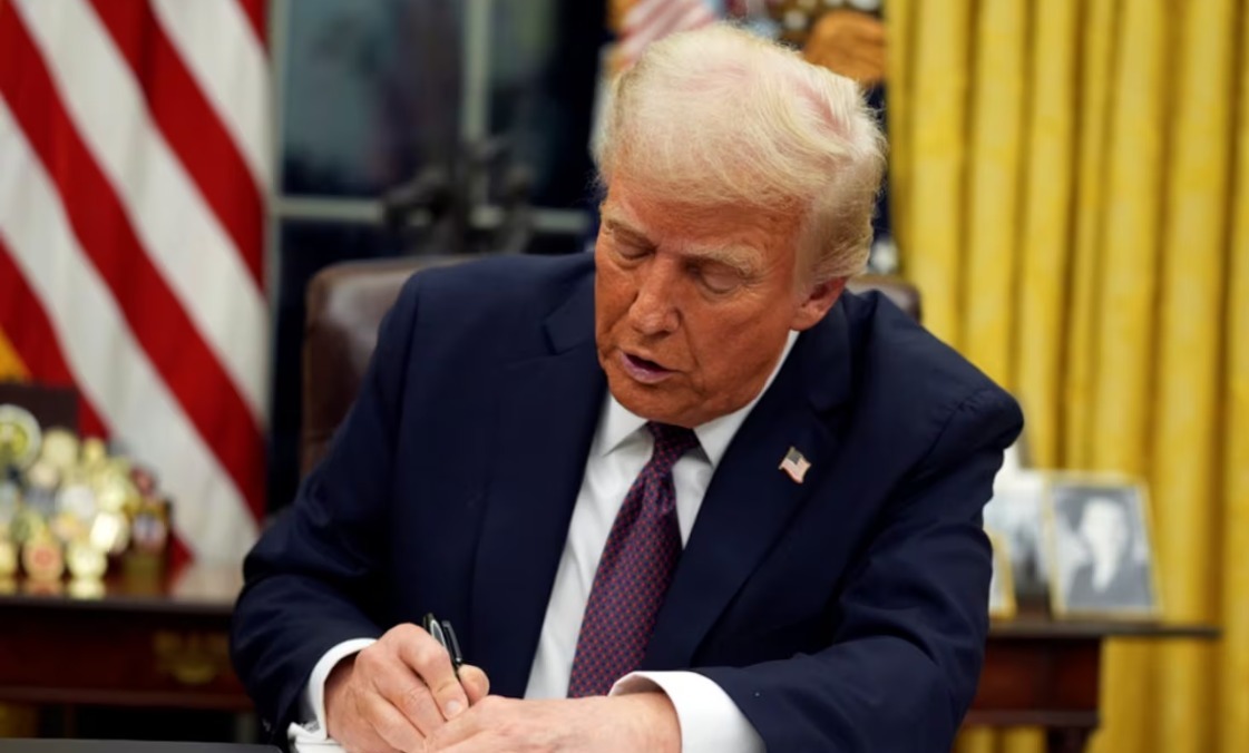 Trump aprueba redadas antimigrantes en escuelas, iglesias y hospitales