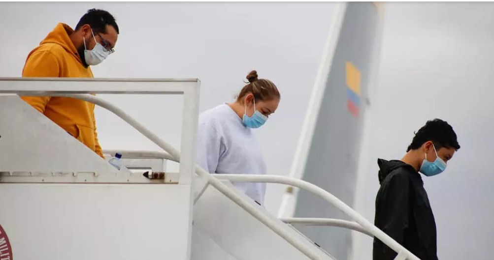 ONG advierte de riesgos de salud mental y adicciones entre migrantes deportados en México