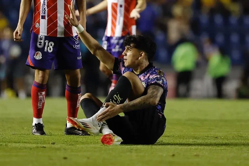 Kevin Álvarez será baja del América por lesión en tobillo