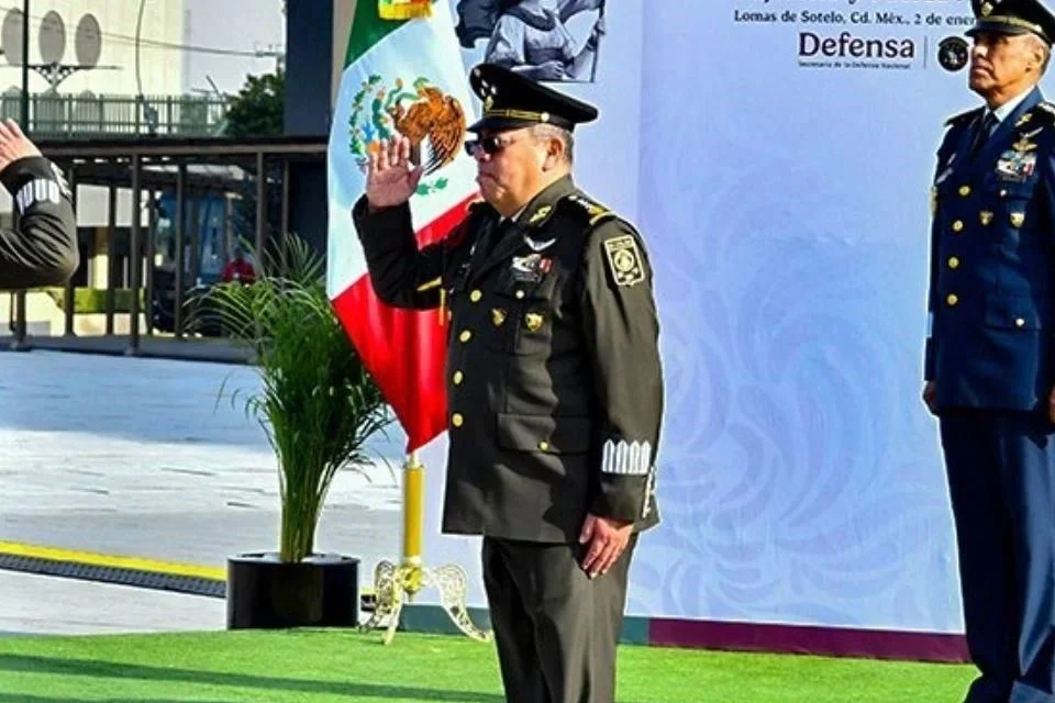 Designa Defensa al general Maximiliano Cruz