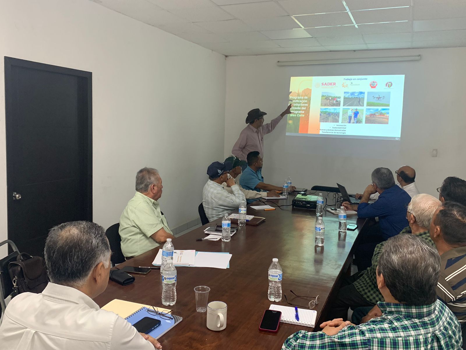 Participa Recursos Hidráulicos en reunión del Comité del Distrito de Riego 002