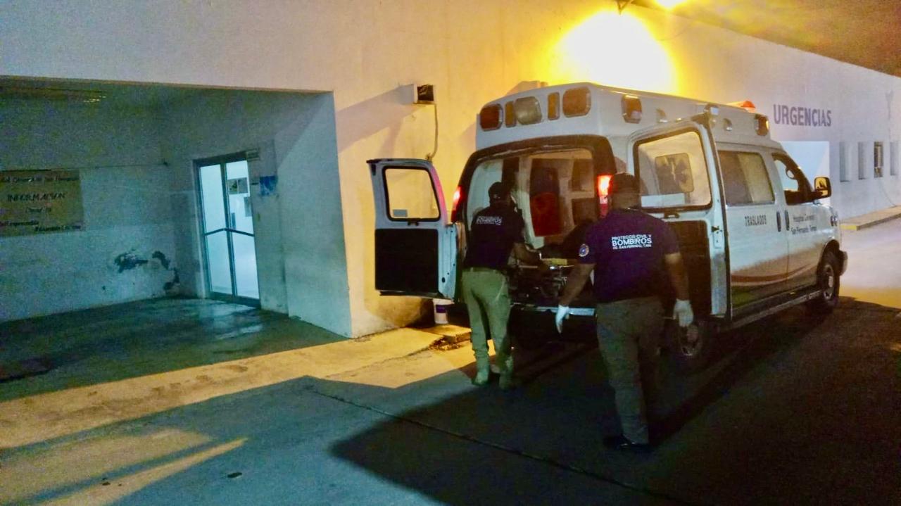 Vendedor de elotes sale lesionado al chocar con camioneta