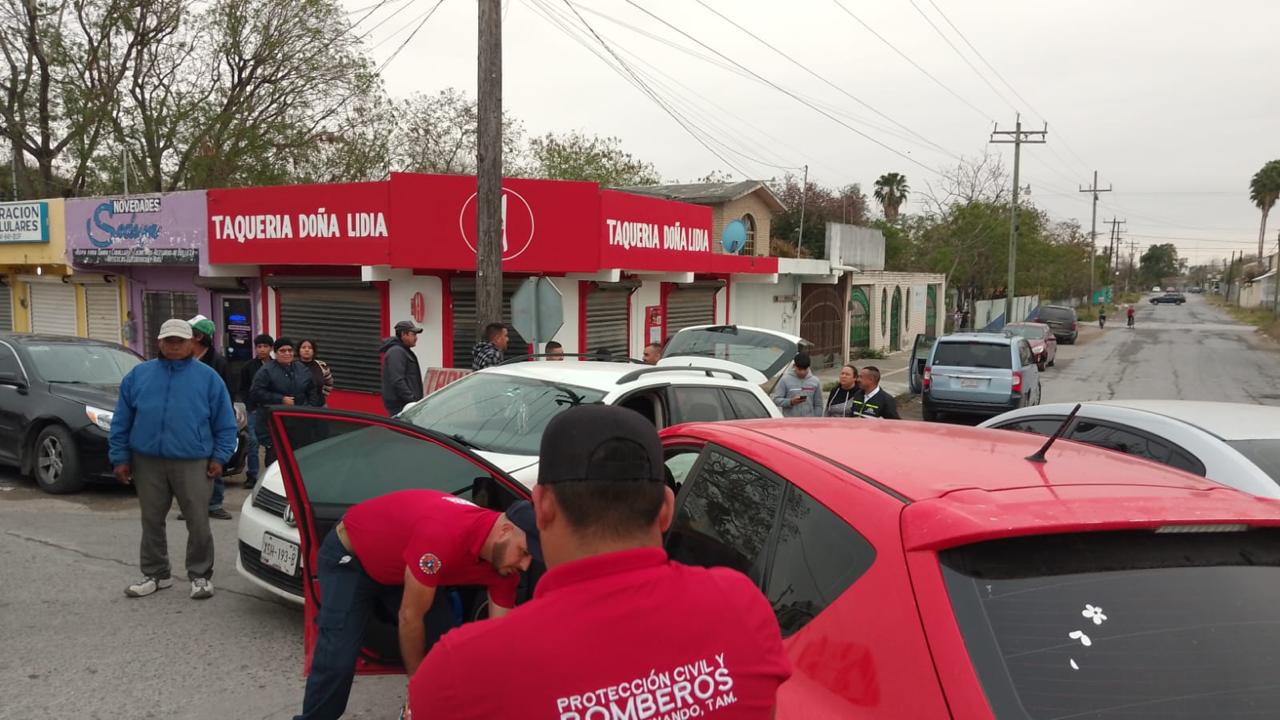Carambola deja dos lesionados y daños materiales en San Fernando