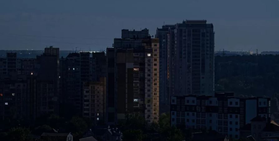 Gobierno decreta estado de catástrofe y toque de queda en zonas afectadas por megacorte de luz