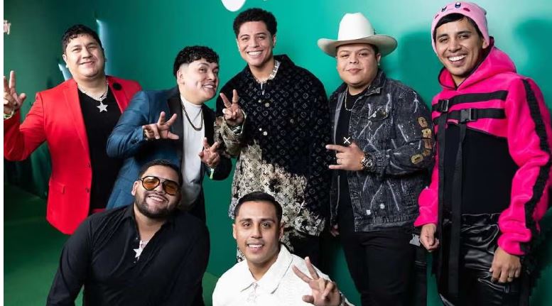 Grupo Firme recibe amenaza con manta del crimen organizado  en Tijuana