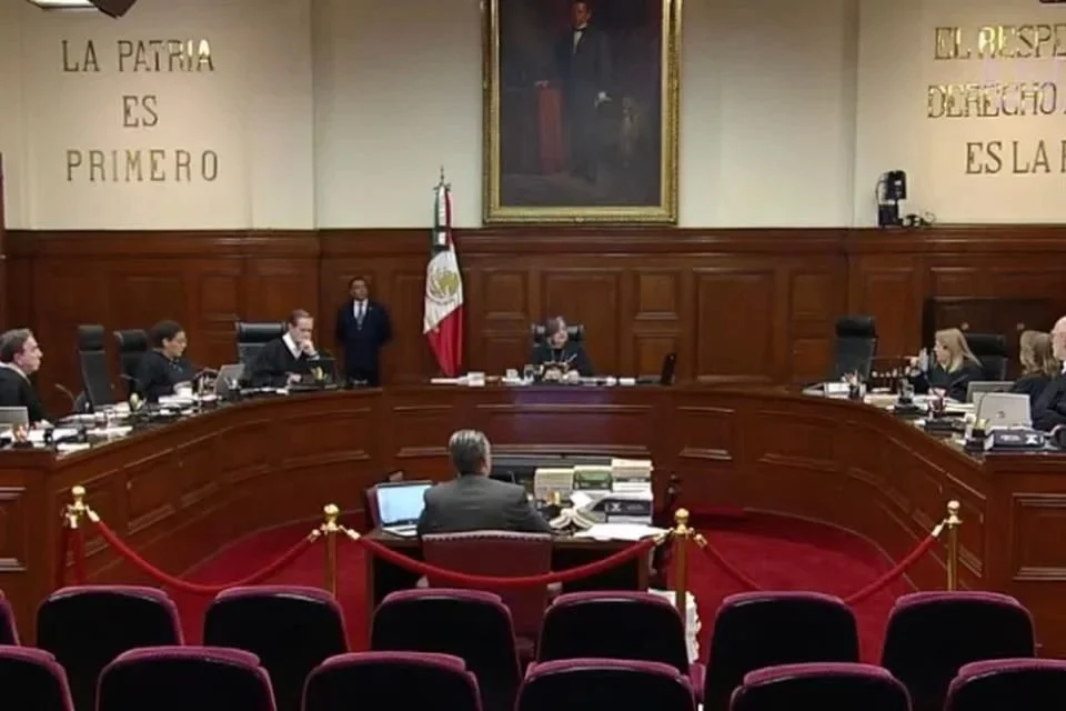 Ordena Corte revocar suspensiones contra reforma judicial