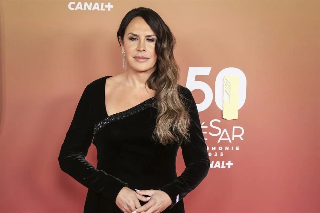 Reaparece Gascón en la gala de los Premios César en Francia