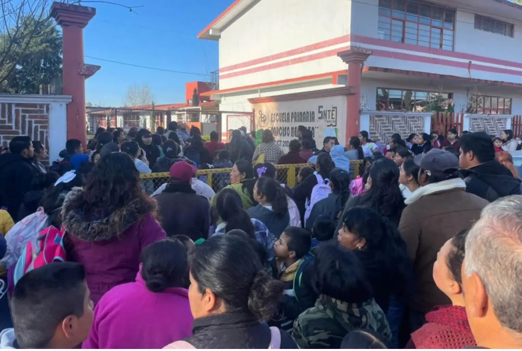 Suspenden a profesores vinculados al caso de Juanito, niño de 7 años que se quitó la vida