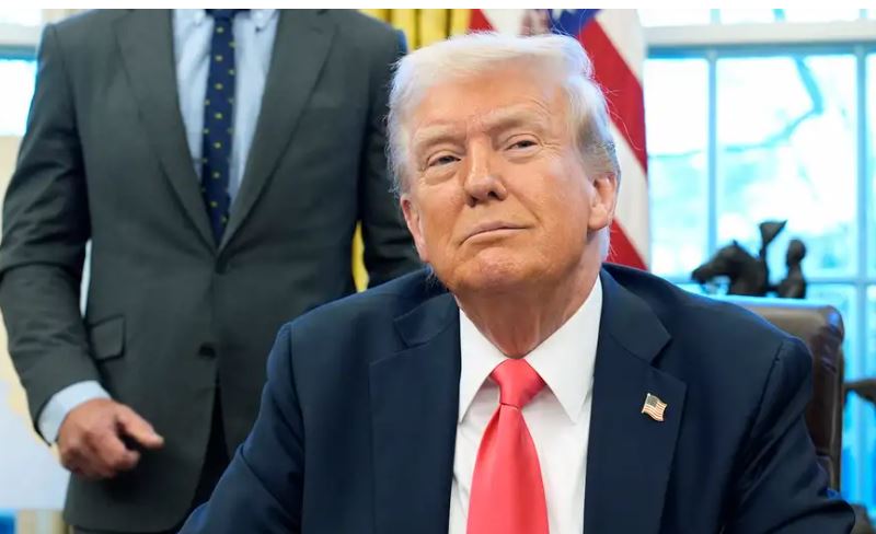 Trump amplía periodo para aplicación de aranceles a México y Canadá