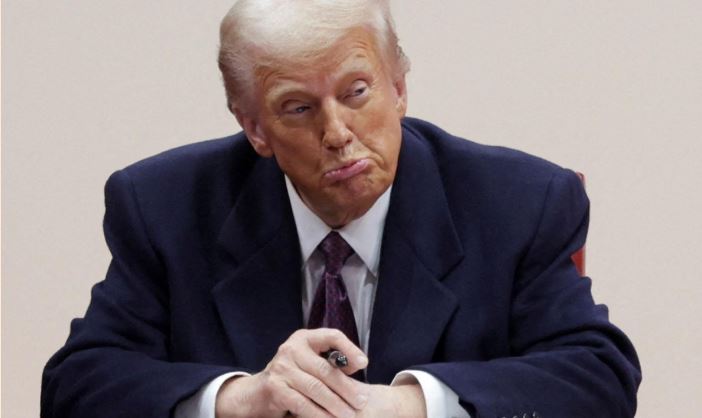 Trump dice que seguirán conversaciones con Sheinbaum para lograr acuerdo sobre aranceles