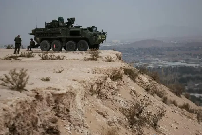 EU impone un tanque militar en la frontera con México y refuerza la presencia de su ejército