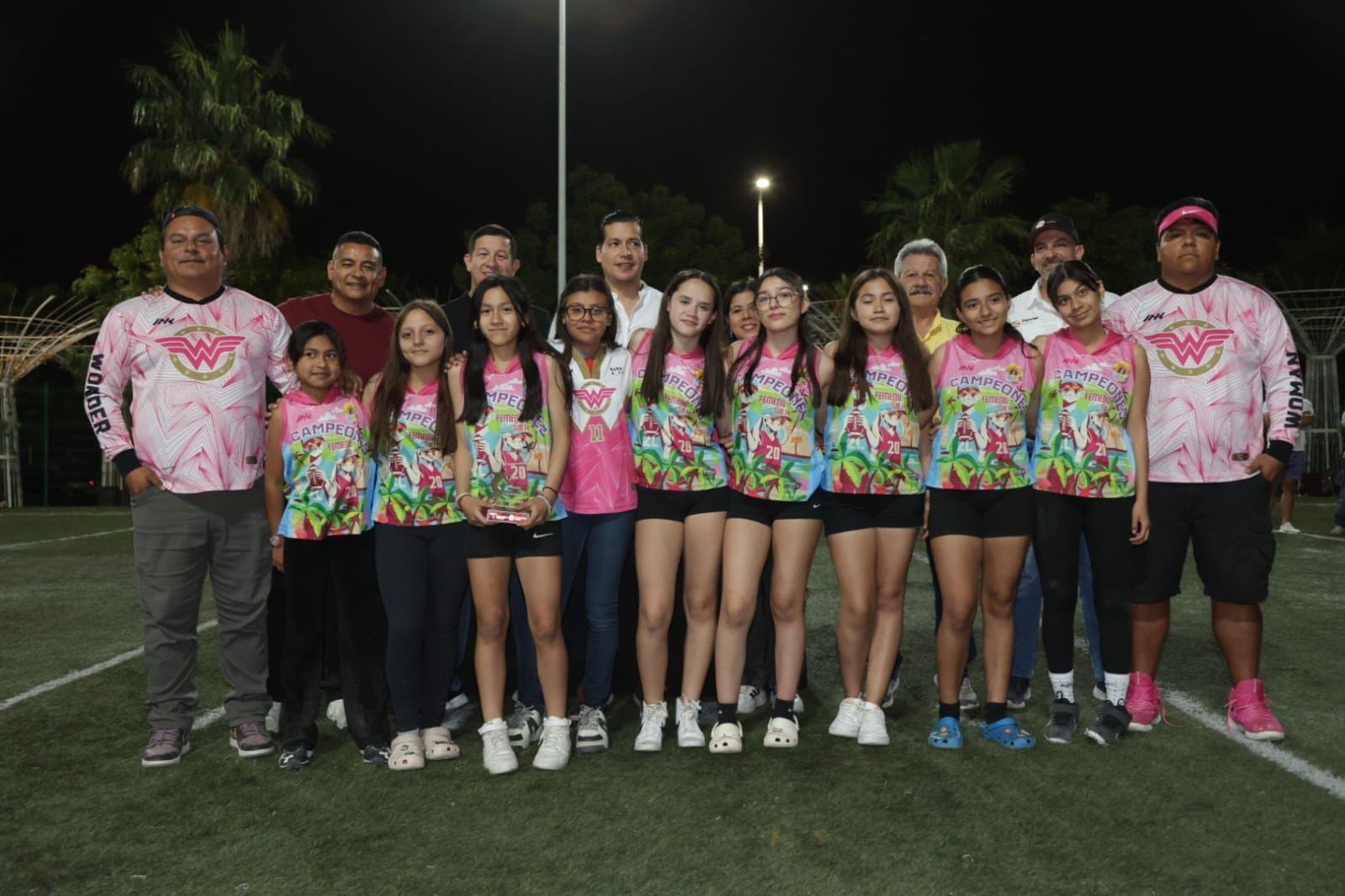 Premian a las y los campeones del torneo de tochito flag organizado por el INDE