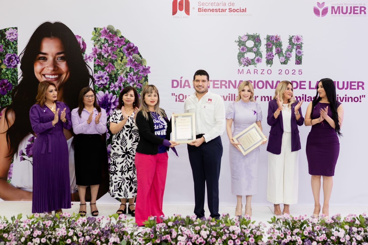Beto Granados destaca el liderazgo de Sheinbaum en evento con mujeres
