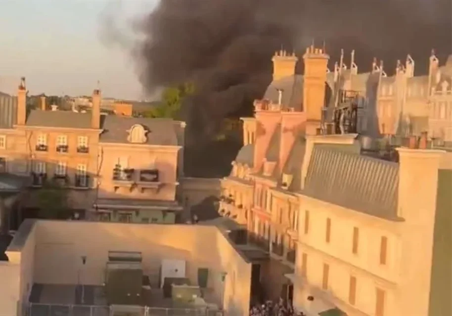 Incendio en el parque Epcot de Disney