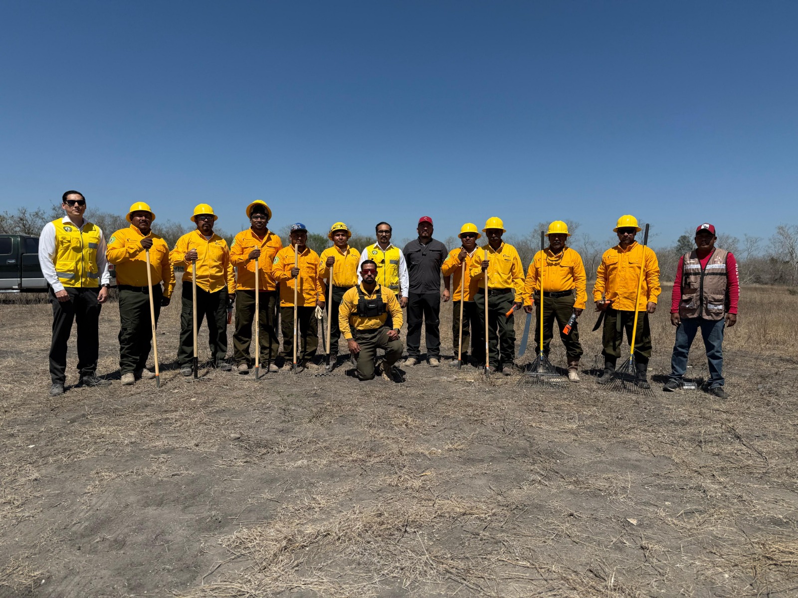 Colaboran brigadistas de SEDUMA en combate a incendio de González