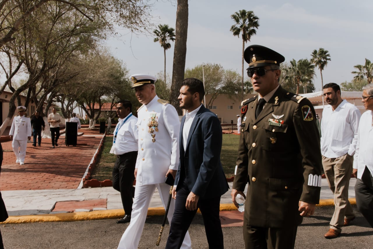 Asiste el alcalde Beto Granados a cambio de mando en el Sector Naval