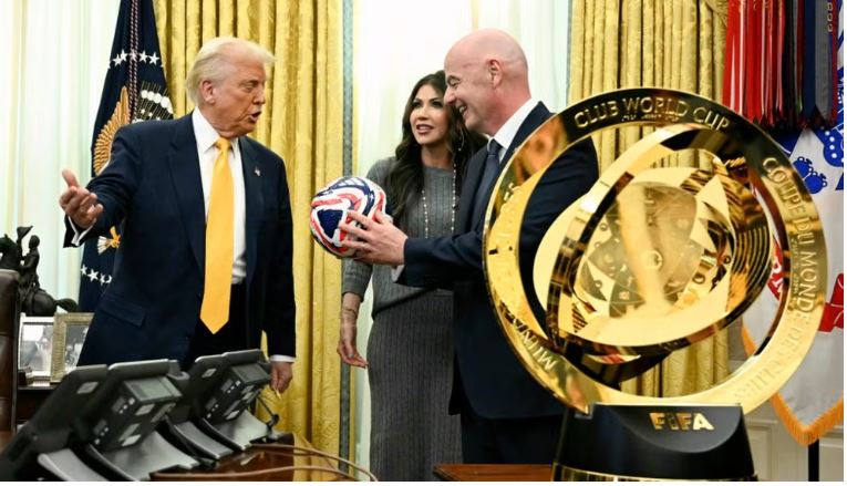 Donald Trump firma orden ejecutiva para organización de la Copa del Mundo 2026