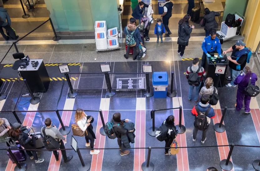 EE.UU. va por prohibir la entrada de cubanos, venezolanos y otras 41 nacionalidades