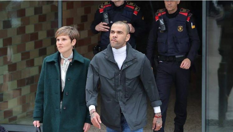 Revocan condena por violación contra Dani Alves por falta de pruebas