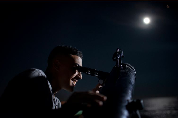 Una “Luna de sangre” iluminará  el cielo la noche de este jueves