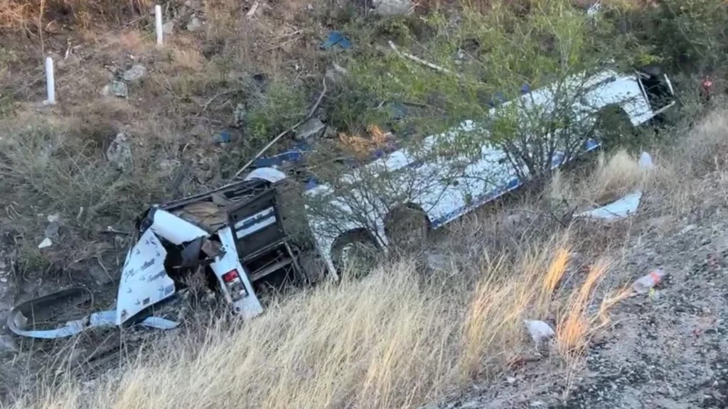 AUMENTA EL NÚMERO DE MUERTOS DE VOLCADURA DE AUTOBÚS CON SIMPATIZANTES DE MORENA