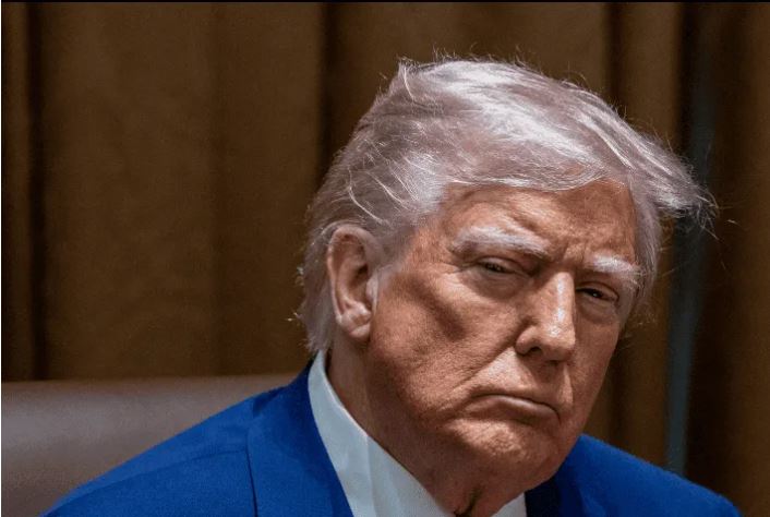 Trump pide al Congreso eliminar horario de verano