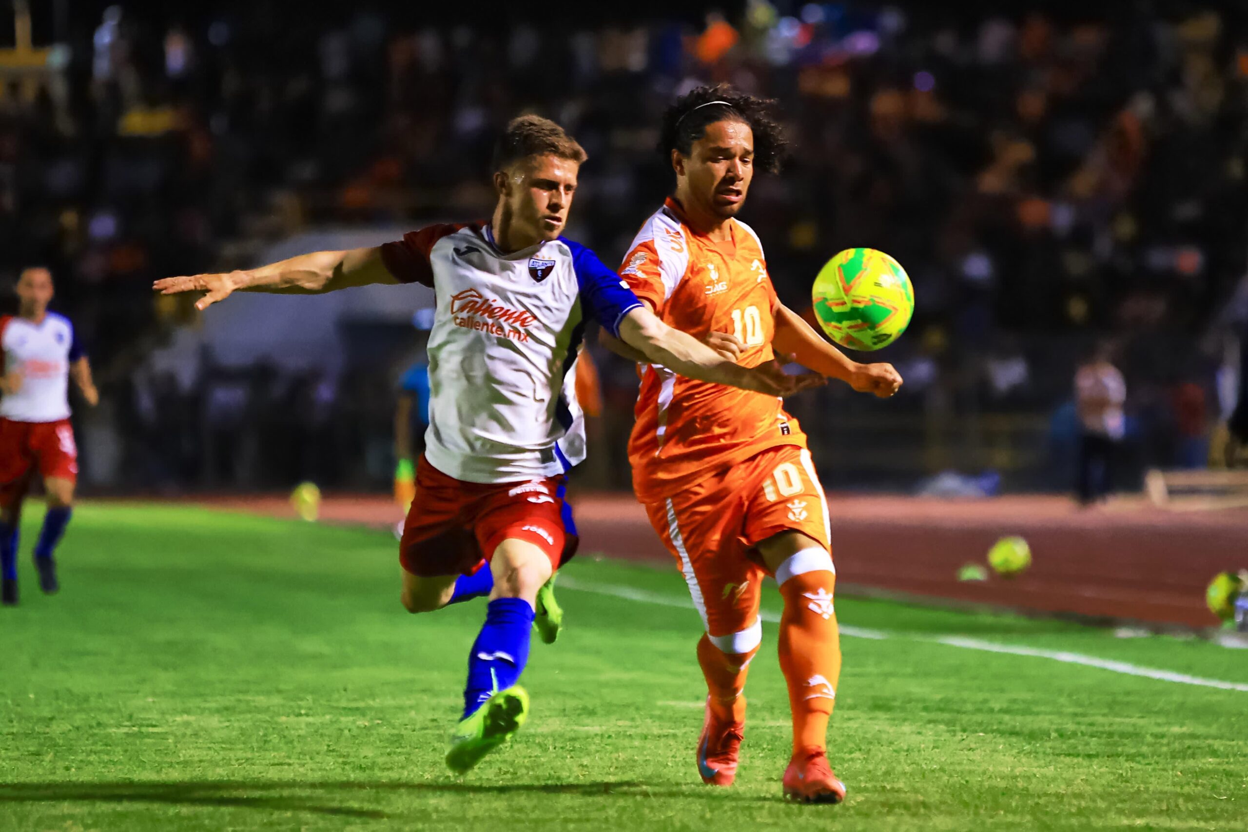 Correcaminos vence 2-0 al líder Atlante