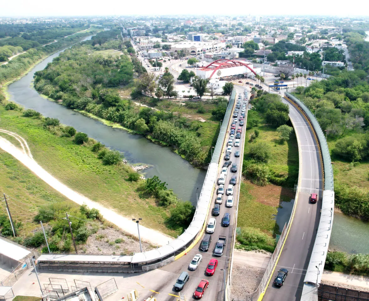 Mujer de Georgia admite tráfico de armas de fuego en México a través de  Brownsville