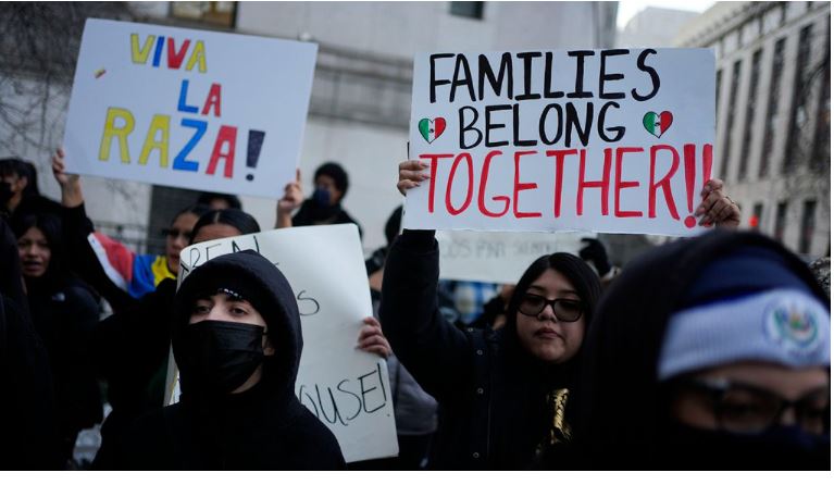 Sheinbaum rechaza publicidad de gobiernos extranjeros tras spots antiinmigrantes de EE.UU.