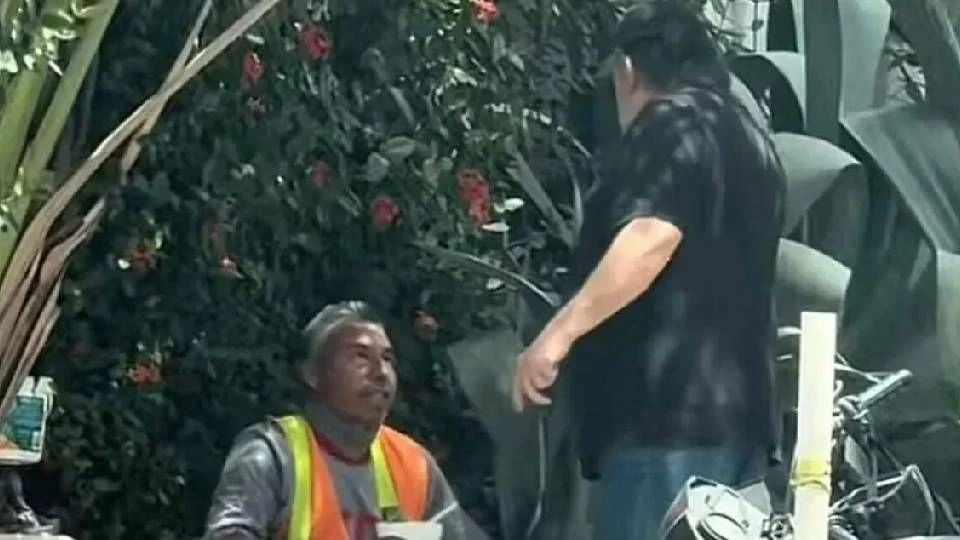 Captan a turista estadounidense discutiendo con trabajador mexicano