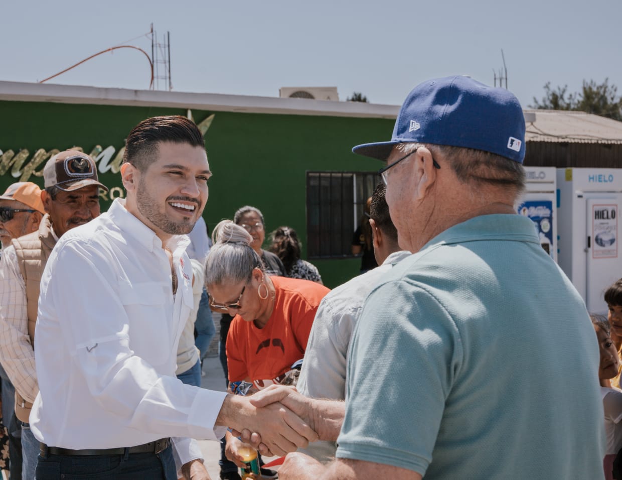 Inaugura el Alcalde Beto Granados pavimentación en la Colonia El Cambio