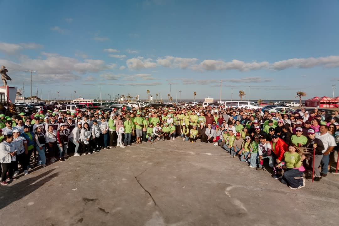Encabeza Beto Granados jornada de limpieza en la Playa Bagdad