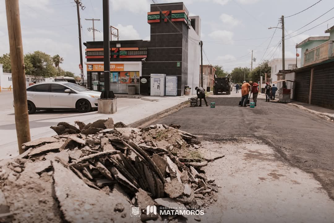 Gobierno de Matamoros realiza trabajos de bacheo en las colonias Obrera, San Rafael y Los Encinos