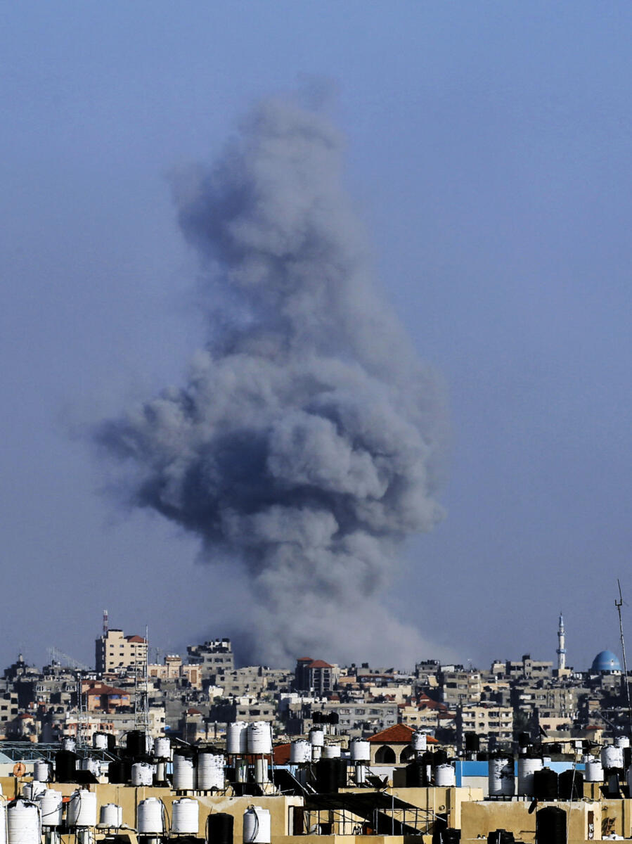 Bombardeo israelí en campamento en Gaza deja al menos 35 muertos