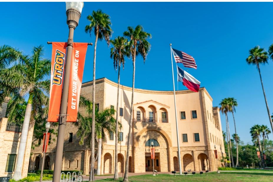 Estudiantes de UTRGV que les revocaron visa demandan a Homeland Security