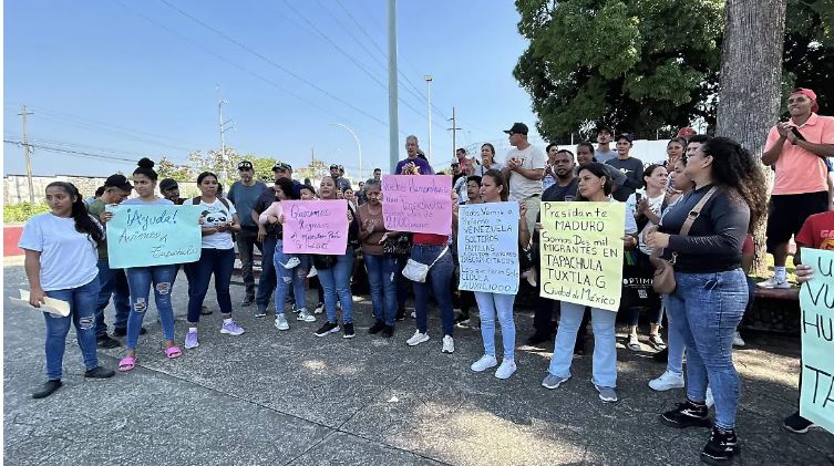 Venezolanos varados en Chiapas piden vuelos humanitarios para volver a su país