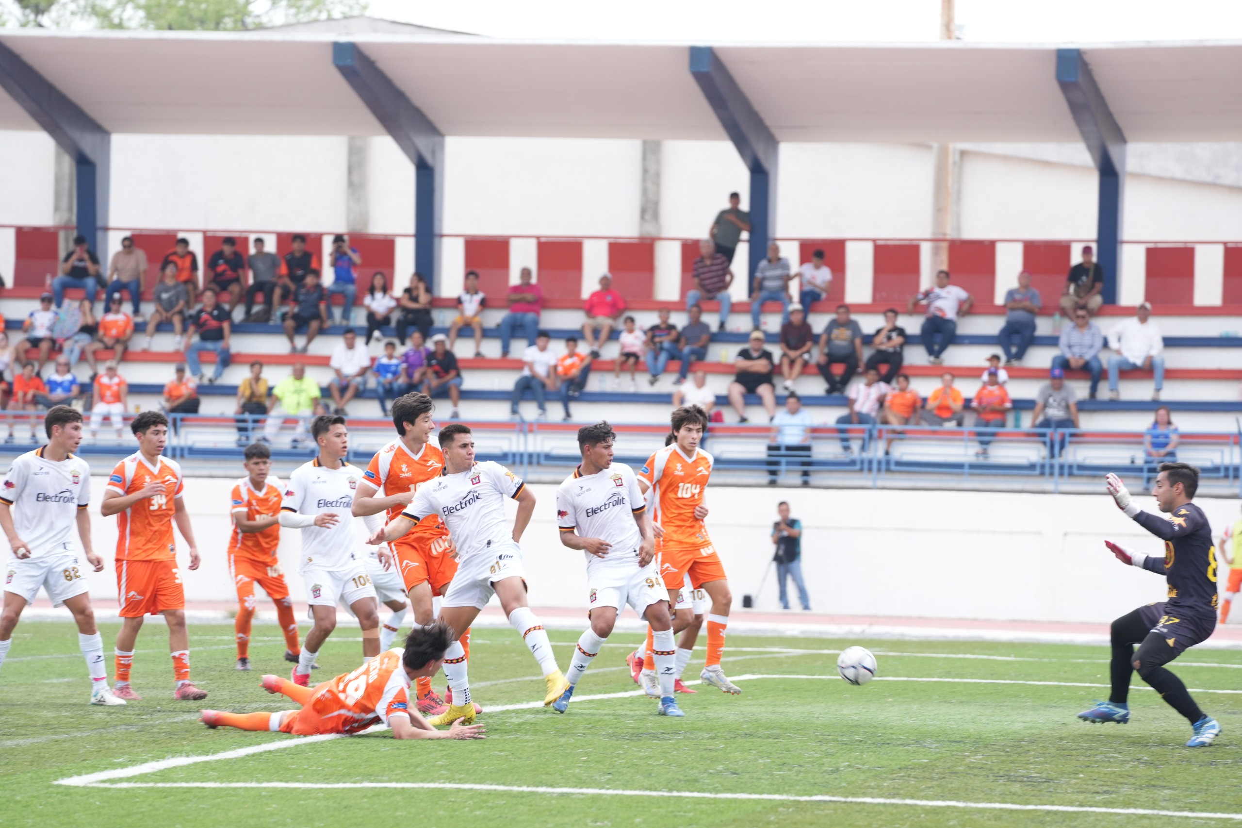 Ventaja para Correcaminos en la final de ida de la liga premier
