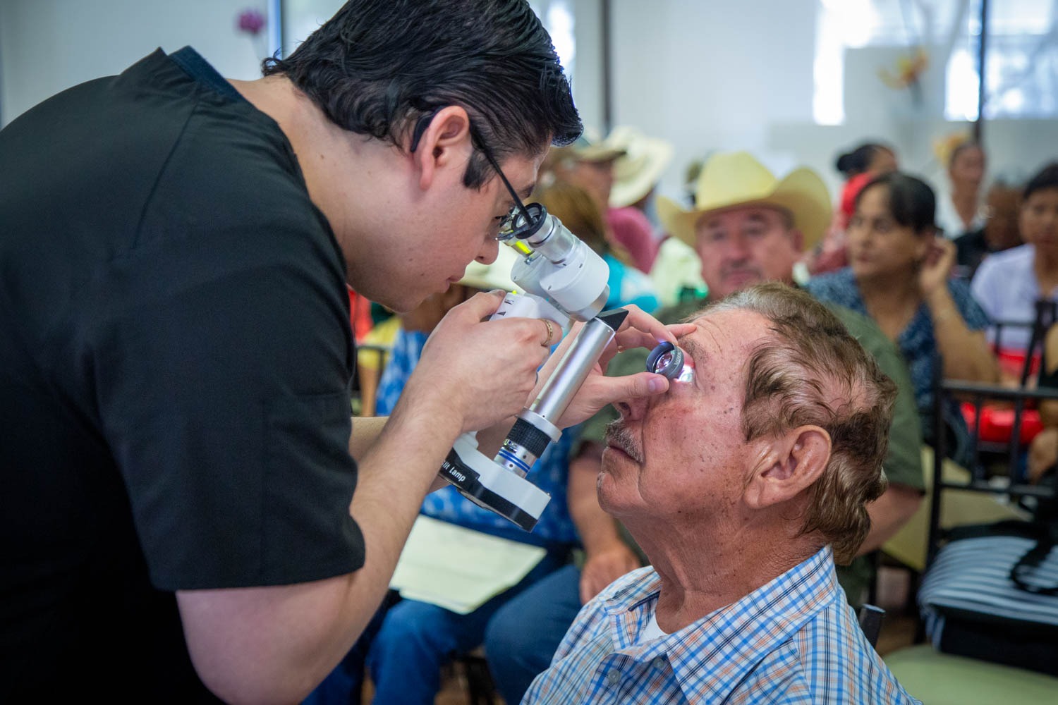 Inicia DIF Tamaulipas la campaña de cataratas “Bienestar en tu mirada 2025”
