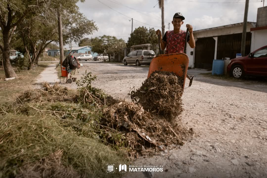 Gobierno de Matamoros continúa con labores de limpieza y mantenimiento