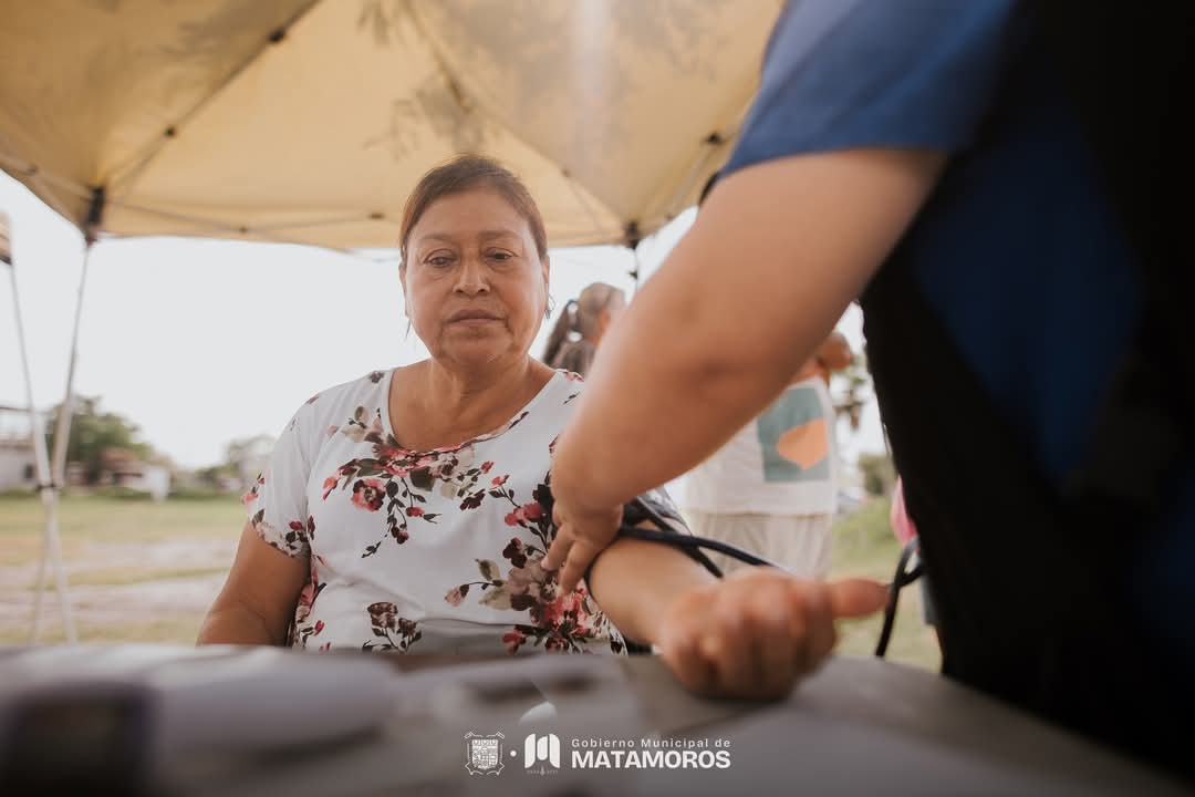 Lleva gobierno municipal brigada de salud a la Colonia Expo fiesta Oriente