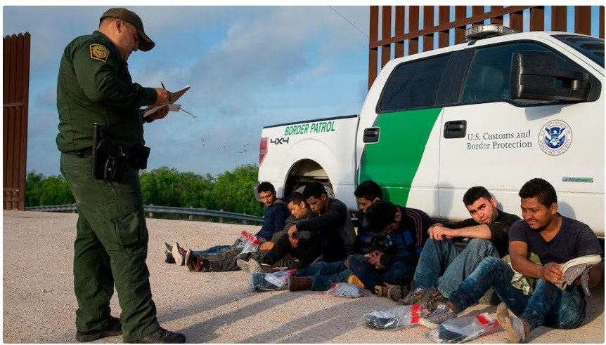 El Departamento de Seguridad Nacional dice que pagaría US$ 1.000 a inmigrantes indocumentados para que abandonen EE.UU.