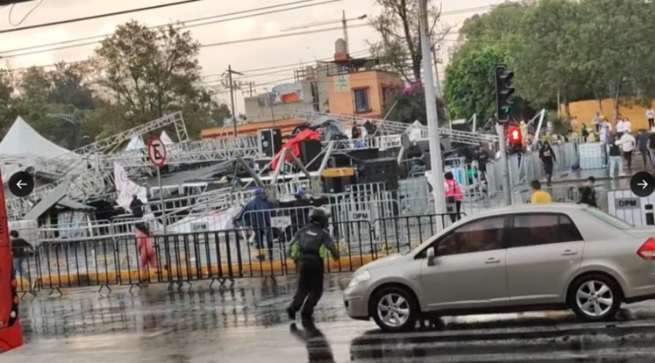 Cae escenario en explanada de la alcaldía Gustavo A. Madero en la CDMX