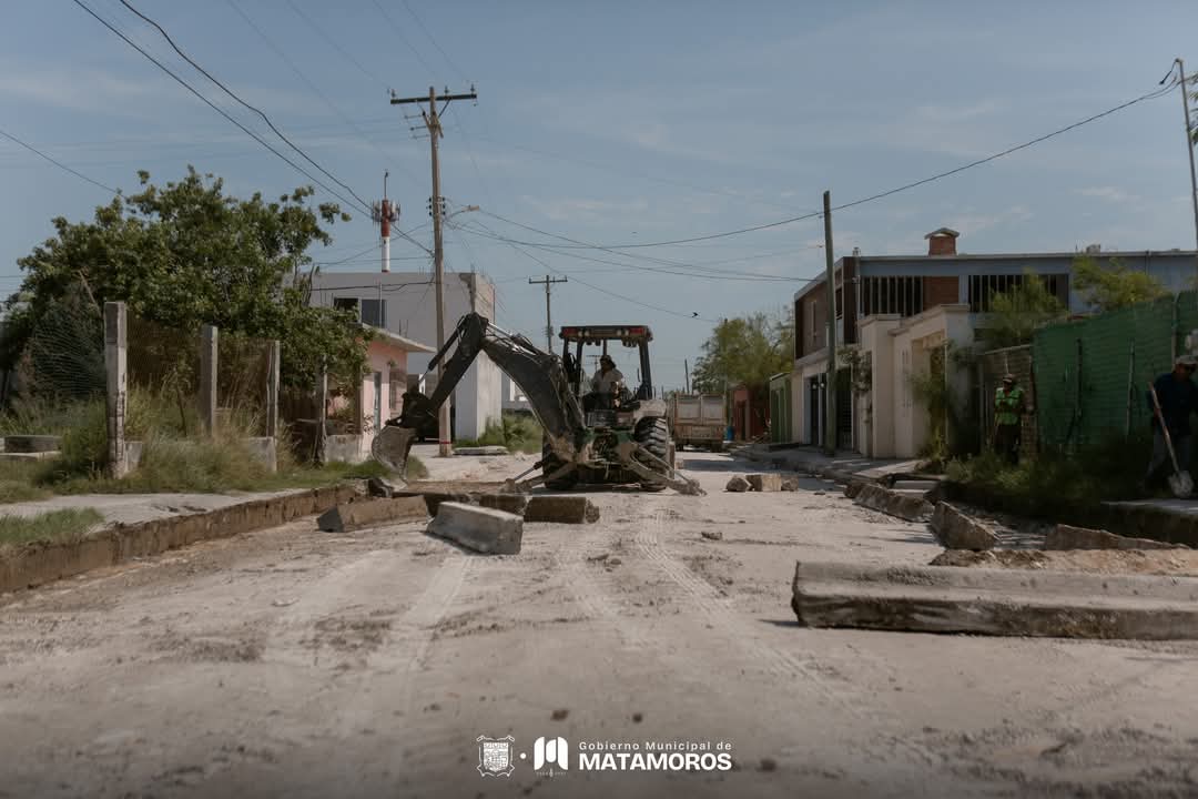 Avanzan obras de rehabilitación vial en la colonia Fundadores