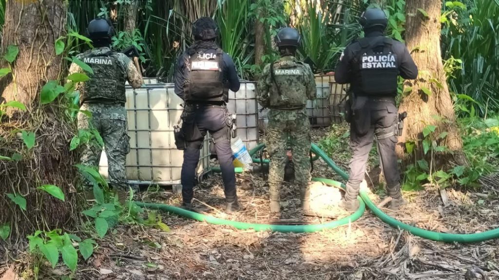 Marina Asegura más de 7 mil litros de hidrocarburo en Tabasco durante operativo