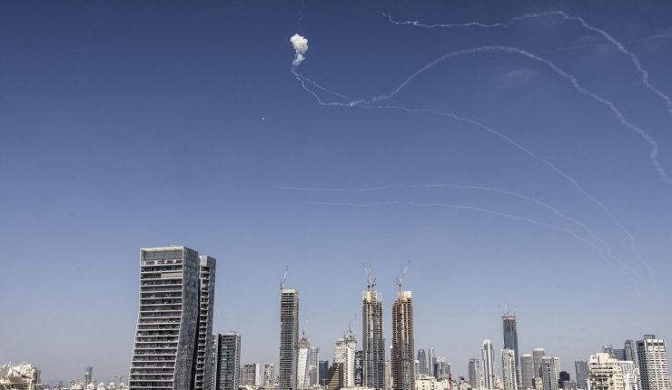 Irán lanza nuevo ataque de misiles; se confirman impactos directos en Haifa y otras zonas