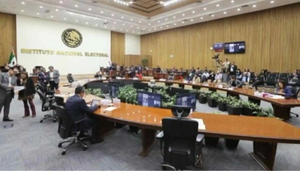 INE sanciona con 1.7 millones de dólares a partidos por impuestos