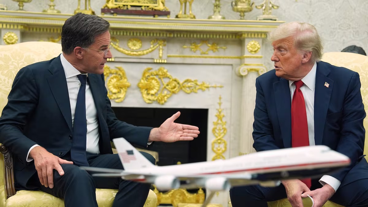 Trump amenaza a Putin con aranceles del 100%