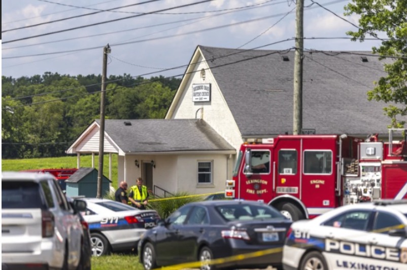 Dos muertos en iglesia de Kentucky tras tiroteo en el que un atacante disparó a un agente estatal; el sospechoso murió